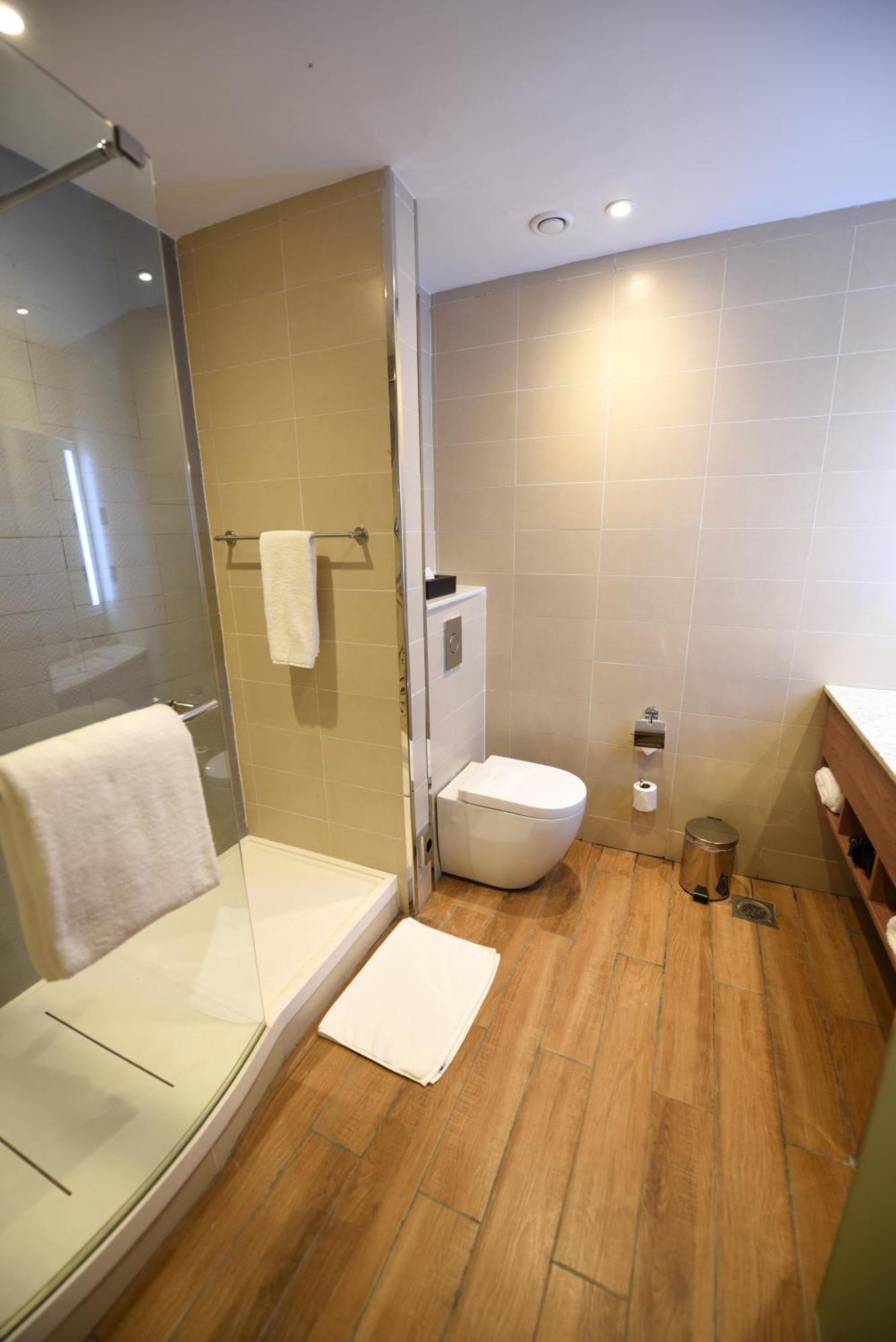 Hilton Garden Inn Kampala Eksteriør billede